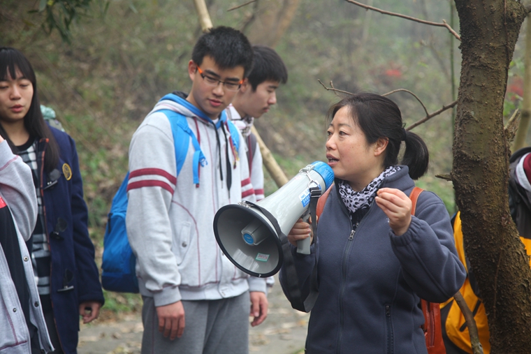 杨爽老师讲解森林公园所处的气候地带