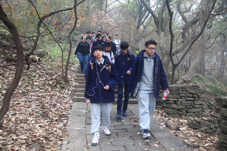 漫步在铁山寺