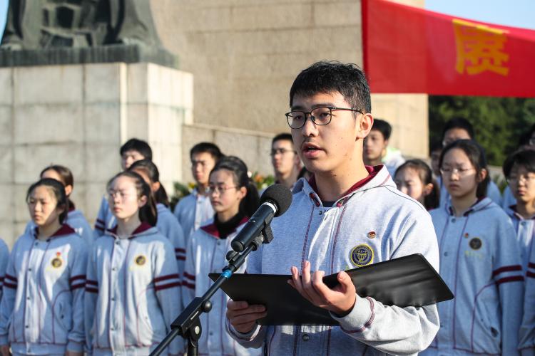 继承先烈遗志，学生代表发言